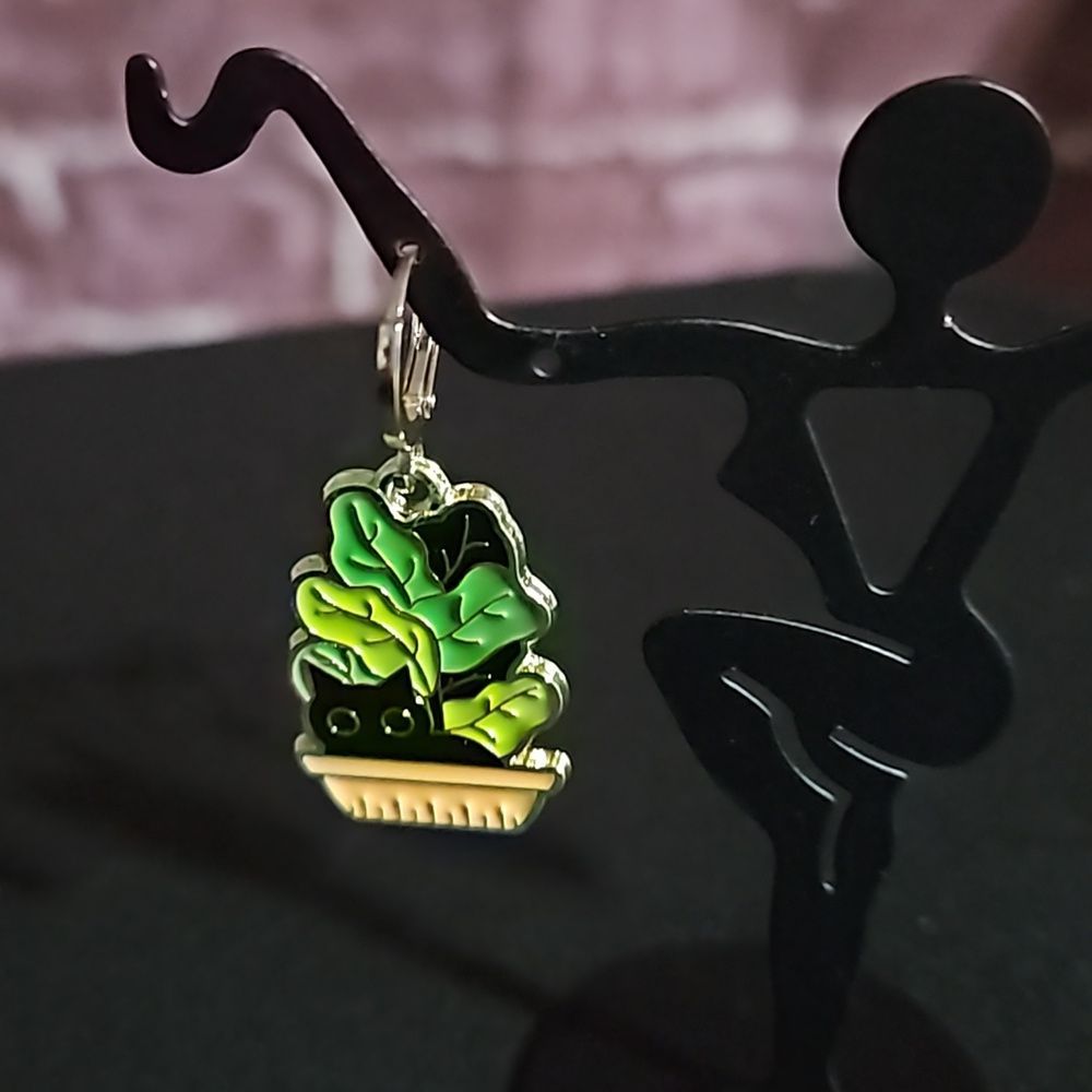 Black Cat Earrings - Hide N Seek In Plants Gold Tone Nwot